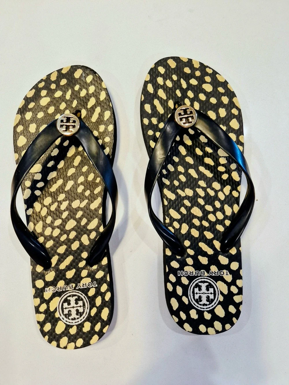 Tory Burch Women Black and Cream Logo Flip Flops size 8.5